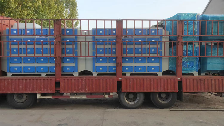 6萬(wàn)風(fēng)量活性炭吸附箱 6萬(wàn)風(fēng)量活性炭吸附箱